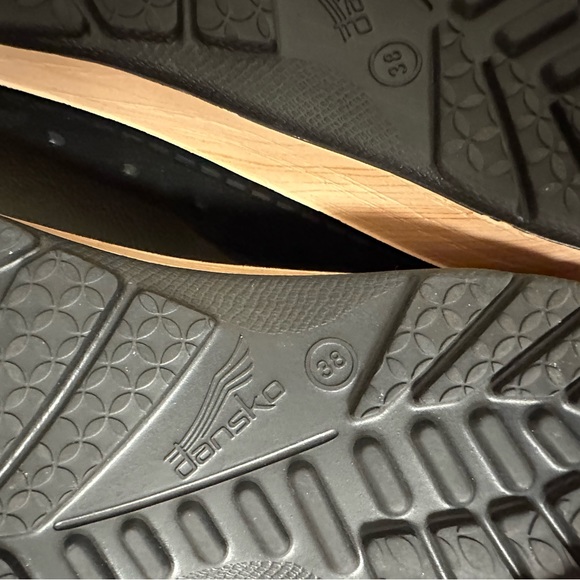 Soft Dansko Clogs - Picture 3 of 4